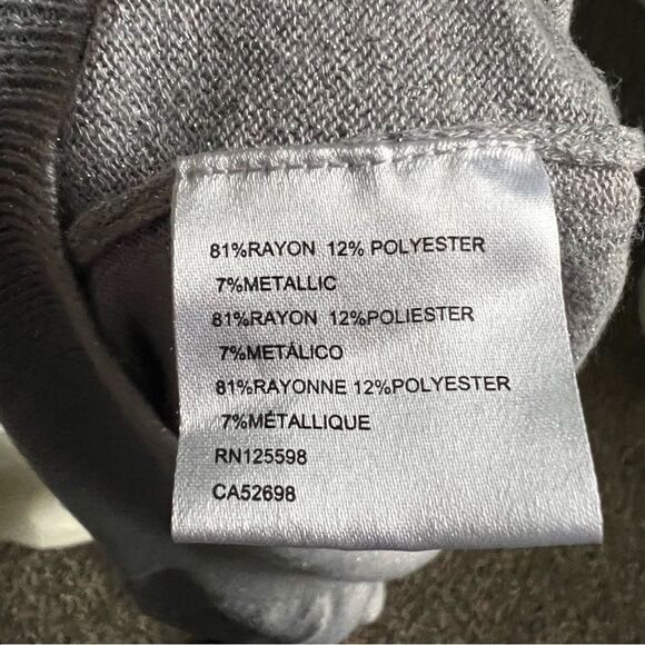 Ellen Tracy Silver Metallic Knit Top Large Short Sleeves V Neck - Picture 8 of 8